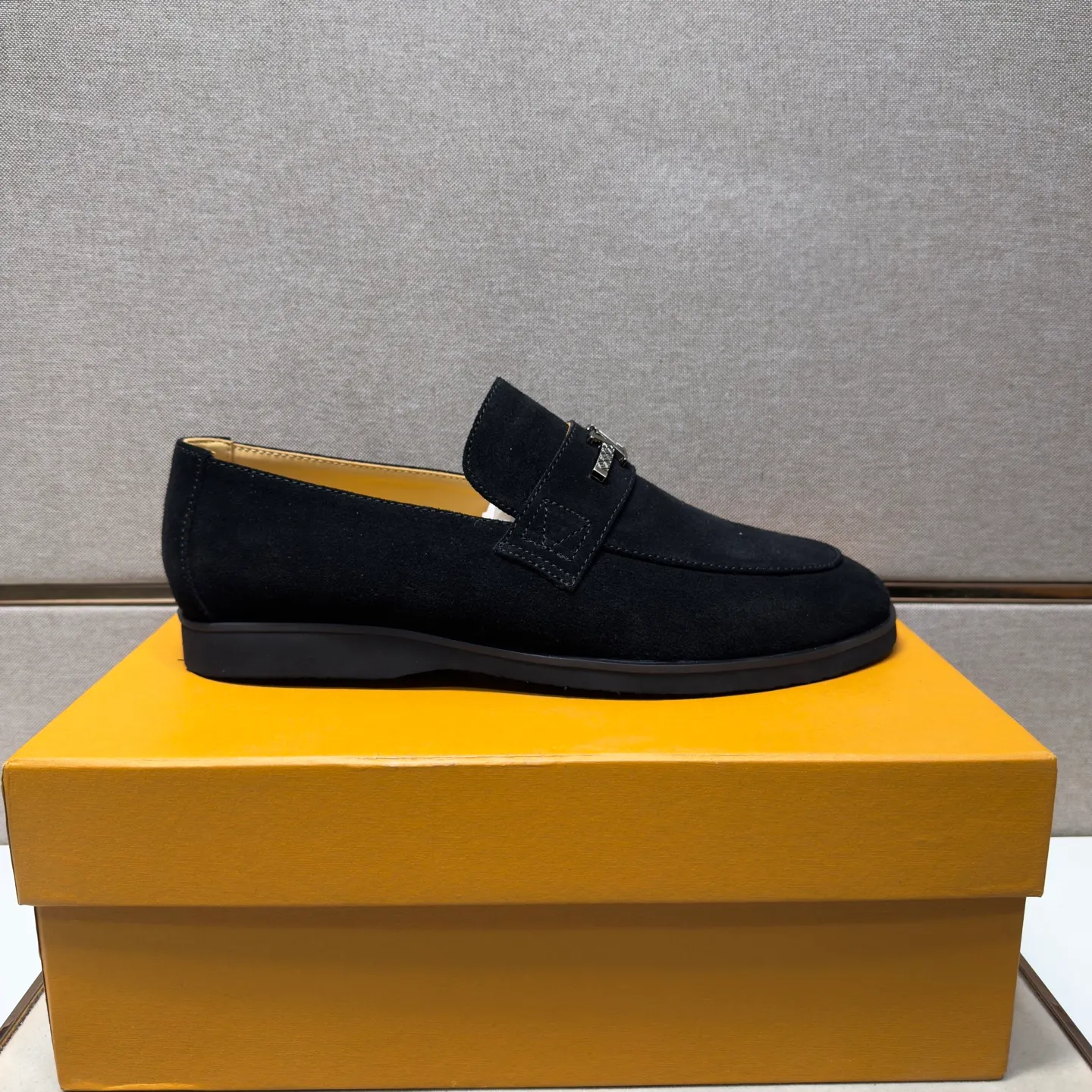Men's men's shoes 💰pp442 [LV～] Men's casual shoes 2026z cabinet sales simultaneously 🔶Size: 38-44 #️⃣ 🔷4 colors🔜The upper is made of cowhide stitching ➕Cowhide lining, comfortable and breathable, sole: original comfortable and wear-resistant outsole, ⚠️real thing📱photographed🎬real thing is better📢📢📢